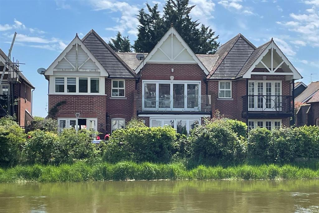 Fitzalan Road, Arundel 3 bed end of terrace house for sale £725,000