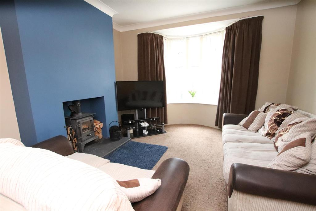 Bolton Drive, Bradford 3 bed semidetached house £225,000
