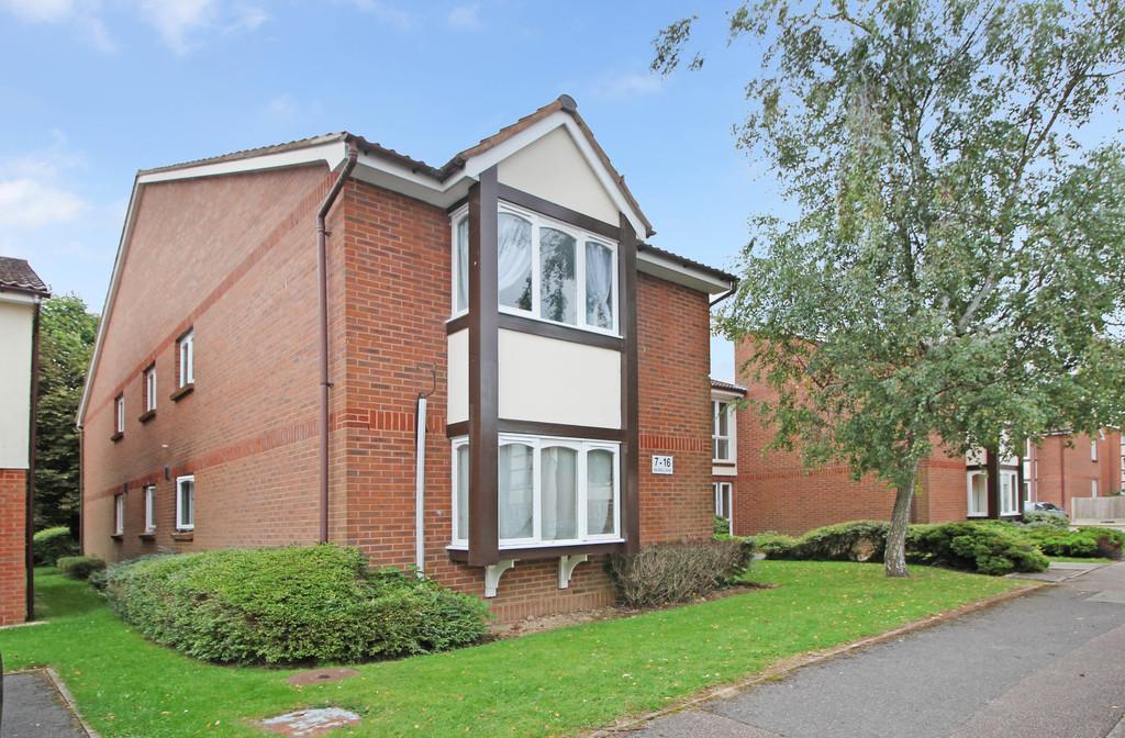 Maunsell Park, Pound Hill, Crawley 1 bed apartment £950 pcm (£219 pw)
