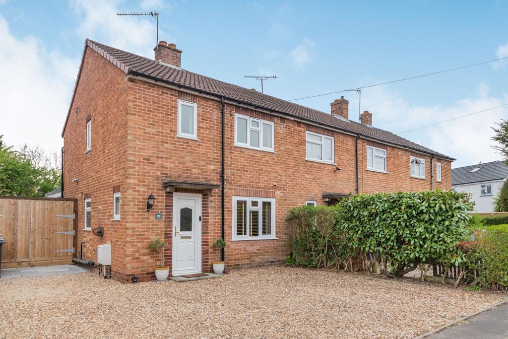 Sandycroft Road, Little Chalfont 3 bed end of terrace house £525,000
