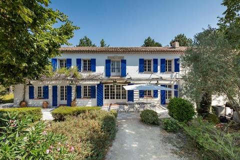6 bedroom house, Sénas, Bouches-du-Rhône, Provence-Alpes-Côte d`Azur