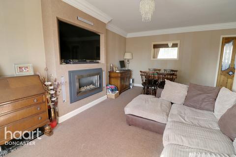 14 Manor Farm Close, Adwick Le Street, Doncaster, DN6 7AE