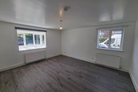 2 bedroom flat to rent, Hadley Road, New Barnet