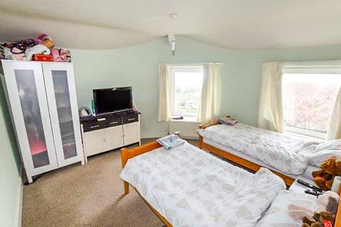 3 bedroom semi-detached house for sale, Corbett Square, Tywyn, Gwynedd, LL36