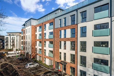2 bedroom apartment for sale - Century House, Station Road, Horsham, West Sussex