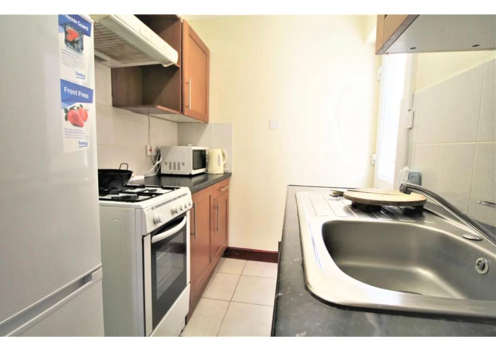 Waverley Road, Harrow, Studio £950 pcm (£219 pw)