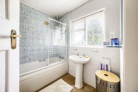 27 Marsh Lane, Solihull, B91 2PG