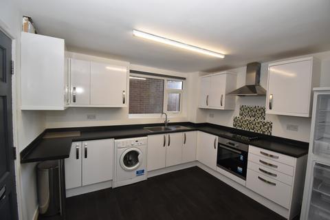 2 bedroom flat to rent - Colina Close, Coventry, West Midlands, CV33EG
