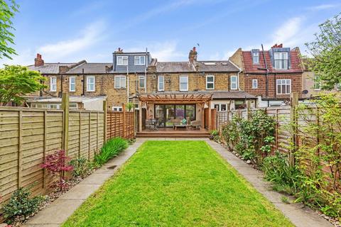90 Bronson Road, London, SW20 8DY