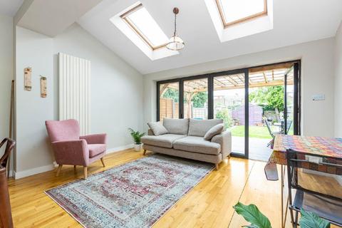 90 Bronson Road, London, SW20 8DY