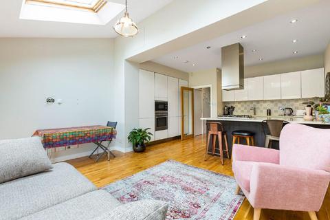 90 Bronson Road, London, SW20 8DY