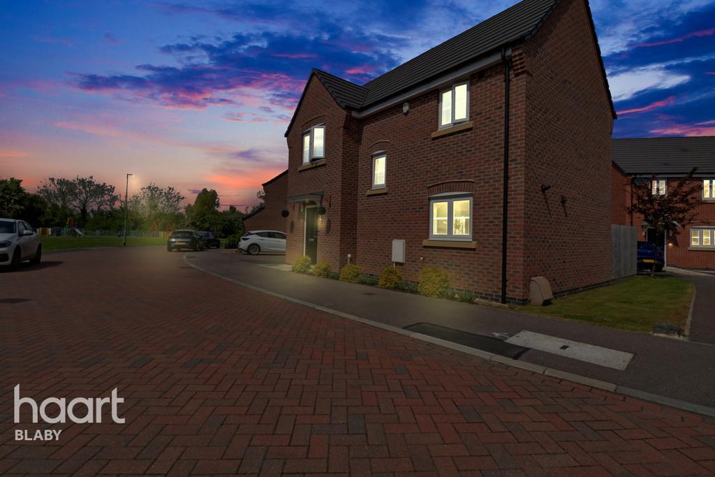 Tarry Close, Blaby 3 bed detached house £325,000