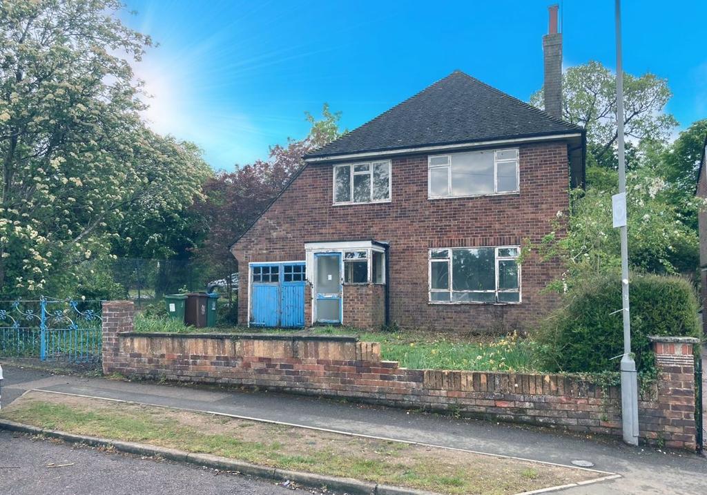 48 Highlands Road, Buckingham, Buckinghamshire, MK18 1PL 3 bed detached