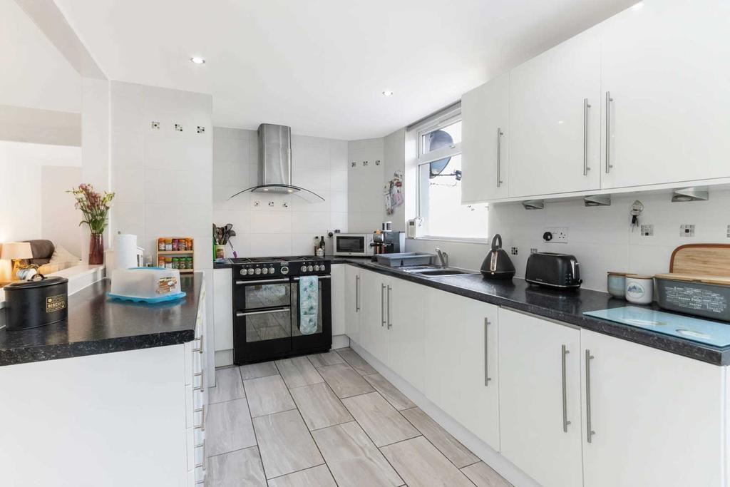 Ainslie Road, Cumbernauld 3 bed semidetached house £115,000