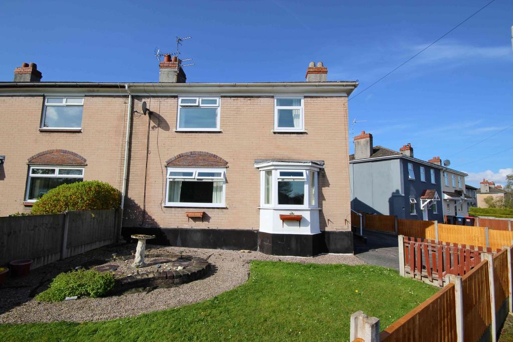 Clitheroe Road, Weaverham, Cheshire, CW8 3 bed semi-detached house for