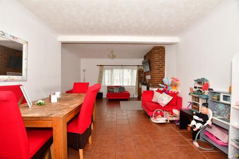 3 Downs Road, Folkestone, CT19 5PJ