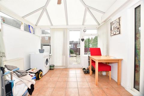 3 Downs Road, Folkestone, CT19 5PJ