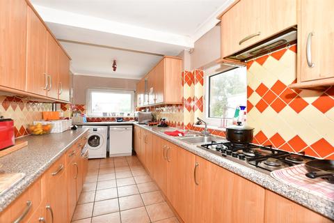 3 Downs Road, Folkestone, CT19 5PJ