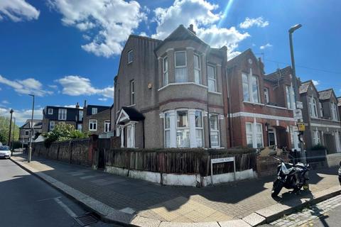 3 bedroom end of terrace house for sale - 94 Idlecombe Road, Tooting, London, SW17 9TB