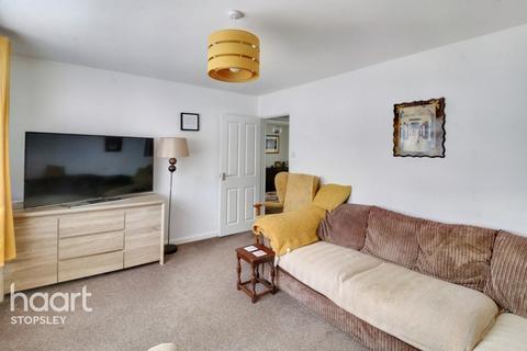 28 Wandon Close, Luton, LU2 8DX