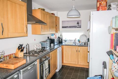 2 bedroom flat for sale, North West Side, Gateshead, Tyne & Wear, NE8 2BF