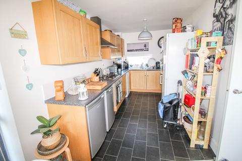 2 bedroom flat for sale - North West Side, Gateshead, Tyne & Wear, NE8 2BF