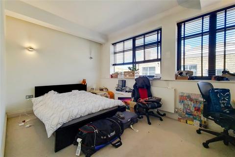 4 bedroom flat to rent, Villiers Road, Willesden Green, London