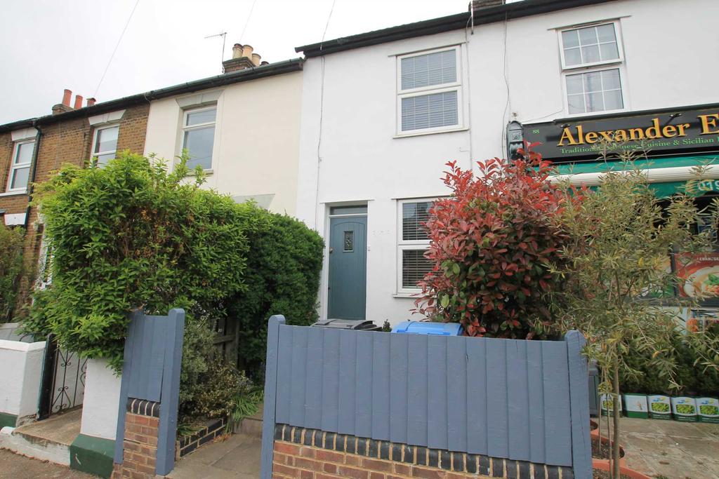 Villiers Road, Watford, WD19 2 bed terraced house £1,350 pcm (£312 pw)