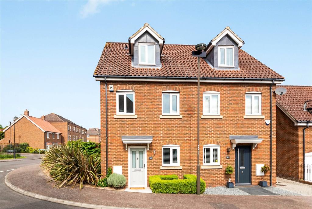 Gardenia Road, Bickley, Kent, BR1 3 bed semidetached house for sale