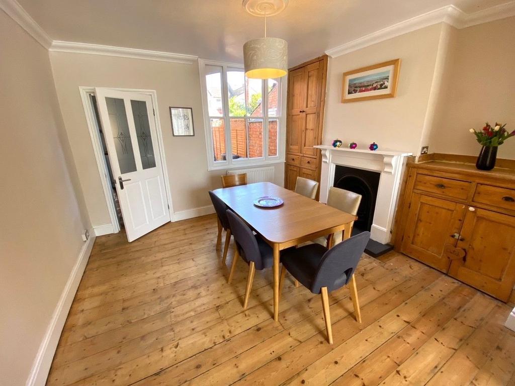 Lounge/dining room