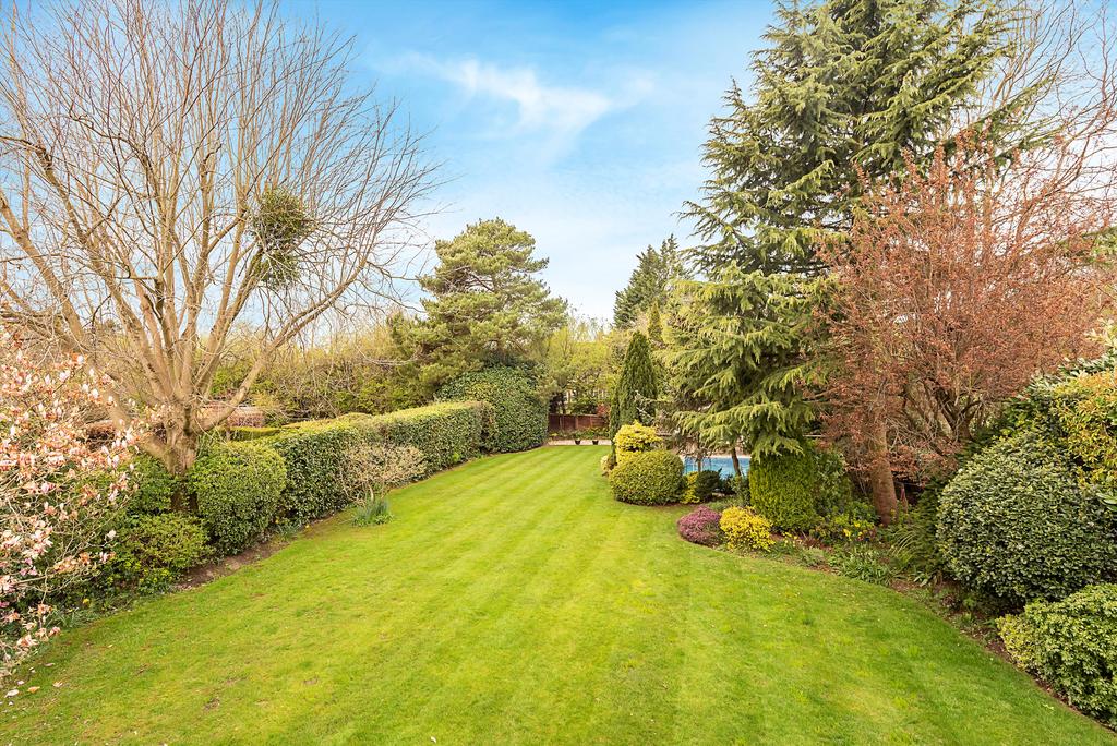 Walkwood Rise, Beaconsfield... 4 bed detached house £1,650,000