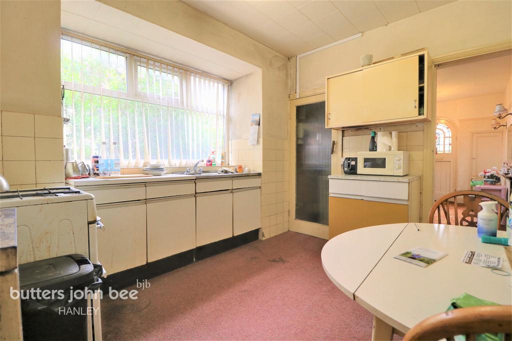 Werrington Road, Bucknall, ST2 9AD 3 bed semidetached house for sale £150,000