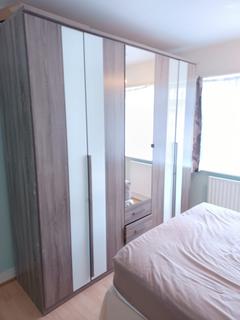 2 bedroom maisonette to rent, Western Avenue, GREENFORD UB6