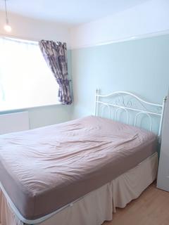 2 bedroom maisonette to rent, Western Avenue, GREENFORD UB6