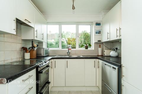 9 Caddy Close, Egham, TW20 9JL