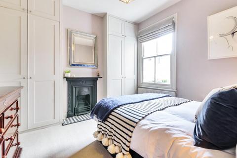 89 Ravensbury Road, London, SW18 4RX