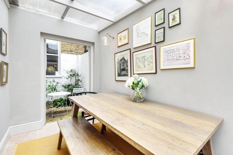 89 Ravensbury Road, London, SW18 4RX
