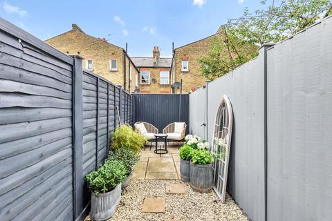 89 Ravensbury Road, London, SW18 4RX