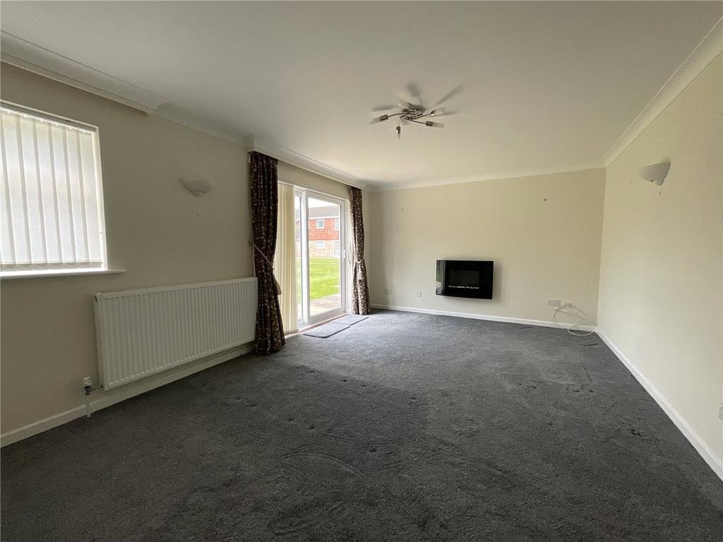 The Lawns, Waterford Road, Highcliffe, Christchurch, BH23 2 bed