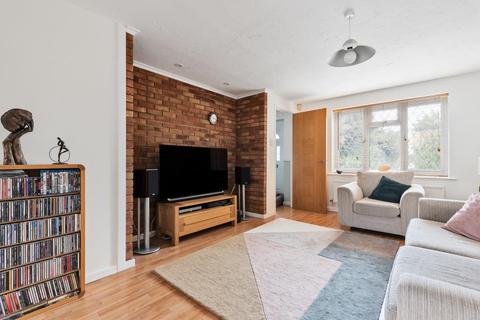 24 Aragon Close, Sunbury-on-thames, TW16 7JR