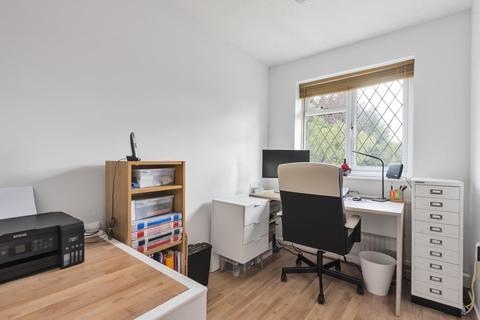 24 Aragon Close, Sunbury-on-thames, TW16 7JR