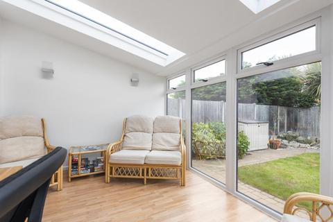 24 Aragon Close, Sunbury-on-thames, TW16 7JR