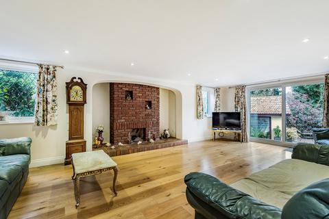 9 Grove Shaw, Kingswood, Tadworth, KT20 6QL