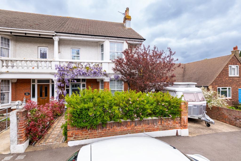 First Avenue, Gillingham, 3 bed semidetached house £550,000