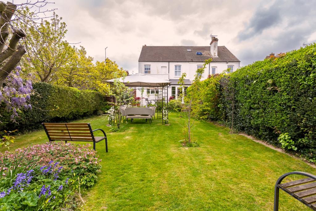 First Avenue, Gillingham, 3 bed semidetached house £550,000
