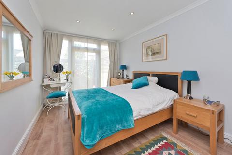 1 bedroom bungalow to rent, Springvale Terrace, London, W14