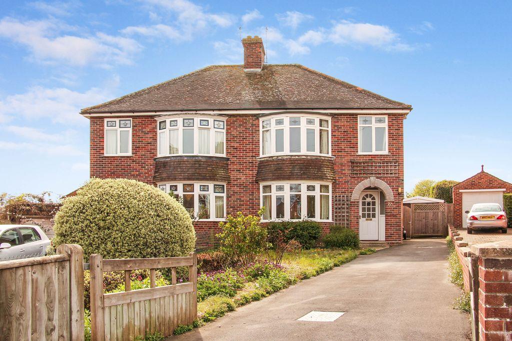 Home Drive, Yeovil BA21 3AP 3 bed semidetached house £325,000