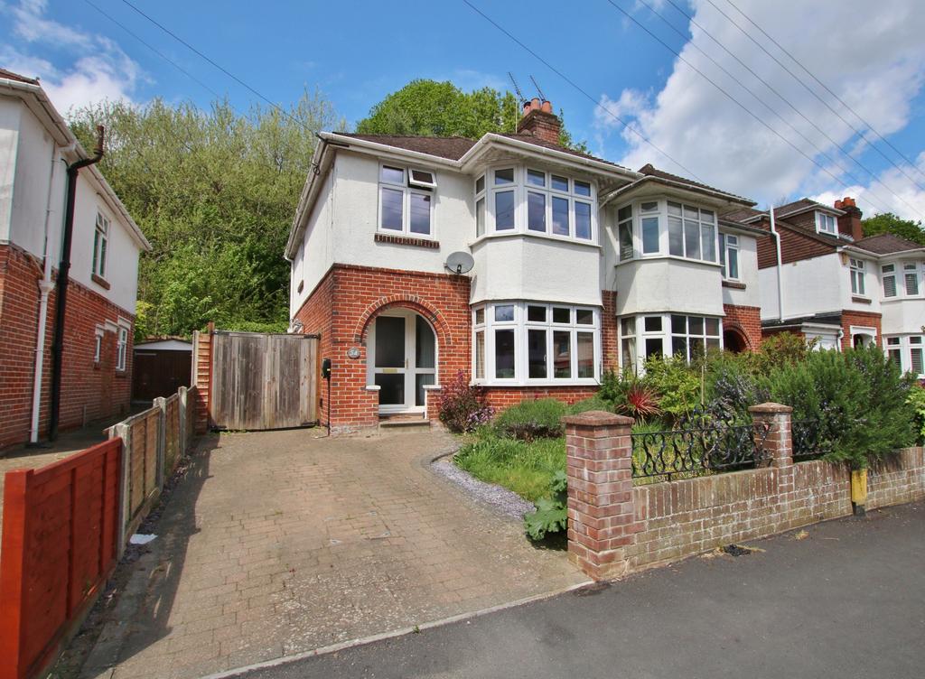 Dale Valley Road, Southampton 3 bed semidetached house £350,000