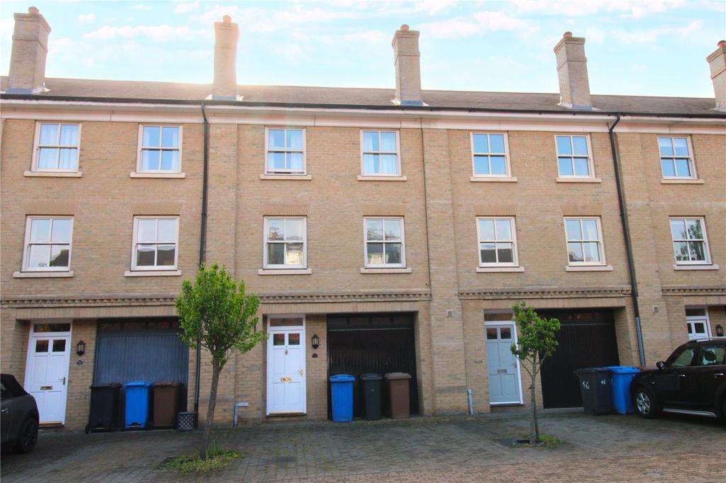 St Anthonys Crescent, Ipswich, IP4 4 bed terraced house £1,400 pcm (£