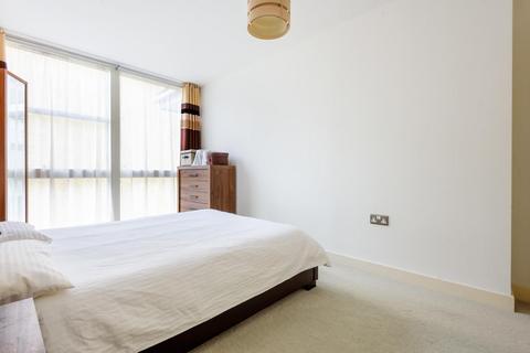 18 Isaac Way, London, SE1 1EE